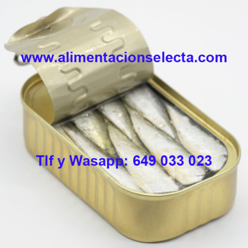 Comprar Sardinas en Aceite de Oliva Virgen Extra, Sardinas en Lata de 120 gr netos, Sardinas en Conserva de Galicia en formato 14/16 piezas por lata, Sardinas con todas sus propiedades organolépticas y saludables esperando para ser degustadas por Ustedes. Si Usted busca dónde comprar Sardinas precio Amazon en formato de lata pequeña individual, aquí tenemos las Mejores Sardinas de Galicia en latita individual, hemos mantenido nuestro antiguo precio Amazon para que Ustedes puedan comprar Sardinas de Galicia elaboradas limpiadas y enlatadas a mano, una a una, sardina a sardina en las Rías Gallegas con todas sus propiedades vitaminas y minerales y preparadas para sólo abrir y comer. Les Garantizamos personalmente la Calidad de estas Sardinas receta clásica en aceite de oliva virgen extra Serie Oro. No dude en comprar las Mejores Sardinas en conserva de Galicia, nuestra receta de la abuela de Sardinas aceite de oliva y sal les aseguramos que hará las delicias en su paladar. Tanto si quiere degustar las sardinas al natural, como si prefiere maridarlas en recetas con sardinas con tomate, sardinas en ensaladas, sardinas al microondas, sardinas patatas cocidas y curry, sardinas lechuga y queso, coca de pimiento rojo pimiento verde sardinas cebolletas asadas y un trozo de pan y hornearlas 5 minutos, u otra de las recetas de sardinas que más les recomendamos es la que lleva sardinas aguacate alubias y olivas negras y ya tiene otra riquísima ensalada súper nutritiva y con todas las propiedades vitamínicas a rebosar, y puestos a probar más recetas de sardinas, añada arroz blanco y guisantes y caliéntelo un poco… Ó también puede maridar nuestras sardinas en recetas de albóndigas, tortillas, tallarines, calabacín, tartaletas con pisto y sardinas…las combinaciones de recetas y sardinas o sardinillas son infinitas como ven. Vendemos la mejor Calidad de Sardinas en formato lata en conserva de 14/16 Sardinas por lata y 120 gr de peso neto. Sardinas en conserva de Galicia Serie Oro. Nuestras latas de Sardinas presentan un elegante y llamativo etiquetado que refleja nuestro amor por el producto. Es probable que si compara los precios de otras latas de sardinas en conserva industriales éstas otras le parezcan más baratas a simple vista. Si quiere comprar sardinas Cuca, sardinas La Vieira, sardinas Paco Lafuente, sardinas Rosa Lafuente, Sardinas Javimar, ó comprar Sardinas Mercadona ó sardinas Carrefour, sardinas Balea ó comprar sardinas A Churrusquiña, les rogamos por favor nos den una oportunidad y compren sardinas en aceite de oliva Alimentación Selecta porque les garantizamos que nuestra calidad de producto y rapidez en el envío les va a sorprender, les damos nuestra Palabra de Conserveros. Nosotros sólo le pedimos que nos de una oportunidad y compre aquí Auténticas Sardinas en conserva de Galicia 100% Artesanales, con todo el sabor y todas las propiedades organolépticas de las auténticas sardinas de las Rías Gallegas. Por su excelente calidad textura y sabor final estas Sardinas Gallegas en conserva son las Mejores Sardinas que Usted puede comprar online para elaborar recetas originales y sabrosas con auténtico sabor de mar gallego. Estas Sardinas en Aceite de Oliva son Sardinas ideales no solo para compartir en familia regalos etc sino para el sector de hostelería y restauración por su ajustado precio calidad. Y si desea comprar Sardinas online en cantidades grandes haga ahora una prueba de sabor comprando una lata de cualquiera de los tamaños de sardinas grandes ó pequeñas que tenemos a la venta y cuando las saboree en su casa, pídanos después precio para más cantidad de Sardinas a domicilio, estamos seguros que le van a encantar. Cada lata de Sardinas ha sido preparada y envasada con el mismo cariño que desde hace más de 20 años que vendemos esta marca de Sardinas Artesanales Gallegas. Nuestro mejor premio a la Calidad es que Ustedes prueben esta oferta de Sardinas y nos comenten después qué les ha parecido estas conservas Gourmet de Galicia. Garantizamos la Calidad y el Sabor de cada una de las Sardinas incluidas en esta oferta gracias a la cuidadosa y manual preparación con que atendemos todas nuestras Conservas Gourmet de Galicia. Seguro que tiene amigos o compañeros de trabajo que ya han comprado y probado la excelente calidad de nuestras Sardinas en conserva y pueden preguntarles qué les ha parecido a ellos cuando las han probado. No podemos garantizar este precio de las Sardinas de Galicia a domicilio de manera indefinida aproveche esta oferta Sardina a Sardina ya que nuestra producción es limitada por el tiempo de capturas necesario para elaborar toda nuestra gama de Conservas Gourmet de Galicia. Comprar Sardinas online a domicilio con Garantía de Sabor y Calidad es así de fácil en nuestra web. Denos una oportunidad y disfrute del mejor marisco de Galicia en su paladar. Y decimos marisco porque de verdad que cuando pruebe el sabor de nuestras sardinas receta de la abuela con solo aceite de oliva y sal ya no va a querer otras. Y cuando compruebe la rapidez con que atendemos sus pedidos de compra online de sardinas ó sardinillas y vea que estas le llegan a su domicilio en tan solo 24 48 horas después de realizar su pedido, de verdad que sus visitas y compras en nuestra web se van a hacer de lo más familiar. Si hasta hoy Usted buscaba dónde comprar Sardinas en Aceite de Oliva en lata de 14/16 piezas con Auténticas Sardinas de las Rías Gallegas elaboradas sardina a sardina manualmente en Galicia, le garantizamos que ha llegado a su web. Y además como regalo de bienvenida al comprar sus sardinillas les ofrecemos portes gratis para cualquier destino de la península Española con sólo realizar una compra de 60€ ó más entre todos nuestros Productos Gourmet Españoles 100%. Compre Conservas Gourmet de Galicia con Calidad Garantizada gracias a la exquisita selección de sardinas, sardinillas, mejillones, navajas, almejas, berberechos, chipirones, angulitas, etc, hecha a pie de batea y gracias a la exquisita manipulación realizada de manera completamente artesanal en fábrica por nuestras expertas mujeres conserveras que pieza a pieza, seleccionan y envasan cada una de nuestras conservas en su correspondiente recipiente. Propiedades Sardinas en conserva: Muy ricas en Vitaminas D A B y E Alto contenido en Omega 3 Libres de Gluten Contienen Fósforo Hierro Sodio y Calcio Son un Pescado Azul y sus Proteínas son de muy fácil asimilación para todas las edades. Las propiedades de las sardinas aumentan al maridarlas en ensaladas con productos vegetales ó arroces por ejemplo. Recetas con Sardinas en conserva de Galicia: Al ser un Pescado Azul las sardinillas en conserva maridan estupendamente bien con cervezas artesanas, tintos jóvenes, vinos blancos, cavas españoles o vinos espumosos y por supuesto con el champán. Al comprar sardinas online de Galicia está ayudando a mantener y potenciar un sector artesanal de la pesca en España especializado en cultivar y vender los mejores productos y mariscos de Galicia a un público ávido como Usted por comprar productos Gourmet de Calidad, en este caso productos con Denominación de Origen de Galicia. Sardinas de las Rías Gallegas para elaborar las mejores recetas caseras al mejor precio. Comprar Sardinas en Aceite de Oliva en lata de 120 gr neto con 14/16 Sardinas Premiun de Galicia en conserva. Comprar y saborear Las Mejores Sardinas de Galicia al mejor precio es tan fácil como hacer click y en 24 48 horas las tiene en su domicilio. Comprar Sardinas precio Amazon en conserva es posible en nuestra web gracias precio de temporada mantenido que hemos conseguido. Comprar Sardinas en conserva al mejor precio con Portes Gratis a domicilio desde sólo 60€ de compra total entre todos los Productos Gourmet de nuestra web. Sardinas en conserva Ricas en Vitaminas D A B E Omega 3 Fósforo Hierro Sodio Calcio Sin Gluten Si Usted no sabe dónde comprar sardinas Cuca, sardinas La Vieira, sardinas Paco Lafuente, sardinas Rosa Lafuente, Sardinas Javimar, ó comprar Sardinas Mercadona ó sardinas Carrefour, sardinas Balea ó comprar sardinas A Churrusquiña, les rogamos por favor nos den una oportunidad y compren sardinas en aceite de oliva Alimentación Selecta porque les garantizamos que nuestra calidad de producto y rapidez en el envío les va a sorprender, les damos nuestra Palabra de Conserveros. Y si tienen cualquier duda acerca de la calidad de nuestros productos ó la rapidez de envío de nuestras empresas de mensajería no duden en contactar con nosotros a través del mail pedidos@alimentacionselecta.com ó del teléfono con wasapp 649 033 023 y estaremos encantados de atenderles. GRACIAS!!!.