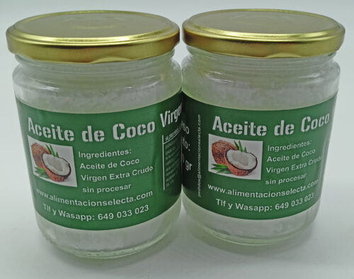 Comprar el Mejor Aceite de Coco Virgen Extra en 2 tarros de cristal con 900 gr netos del Mejor Aceite de Coco Virgen Extra para cocinar, hornear, freir, elaborar batidos, aderezar ensaladas y como el mejor humedectante para el cuidado del cabello Este Aceite de Coco Virgen Extra crudo ha mantenido en todo momento las temperaturas de su procesamiento por debajo de los 45º C para que de esa manera retenga todas las vitaminas y minerales que le confieren un sabor y propiedades únicas a la hora de cocinar o cuidar su cabello No espere a que se le agoten sus tarros de Aceite de Coco y compre la mejor Calidad en Aceite de Coco Virgen Categoría Extra Vendemos la mejor Calidad de Aceite de Coco de España SIN ALÉRGENOS Y SIN GLUTEN seleccionando los Mejores Cocos y elaborando después el aceite con el método más puramente artesanal del mercado al mejor precio. Nuestros tarros de cristal de Aceite de Coco Virgen Extra, están pensados tanto para disfrutar de su exquisito sabor cocinando o cuidando el cabello como para que a la hora de comprar estos dos tarros de 450 gramos cada uno, Usted pueda disfrutar de un tarro de aceite de coco y regalar otro a una amiga o familiar para que disfrute igualmente de su compra gracias a la Calidad Natural de nuestro Aceite de Coco Virgen Extra Comprar Aceite de Coco Virgen Extra es comprar productos de calidad para disfrutar, cocinar, cuidar su cabello o para regalar Por su excelente calidad de Sabor Presentación Texturas y Color Natural estos tarros de cristal de Aceite de Coco Virgen Extra están considerados los Mejores Aceites de España tanto si los quiere comprar para regalar como si los quiere comprar para disfrutar y cuidar el cabello de su familia usted misma Recomendaciones a la hora de usar el Aceite de coco Virgen Extra Hable siempre con su médico ó profesional sanitario antes de tomar este producto, sobre todo si está recibiendo algún tipo de tratamiento ó prescripción médica concreta. Igualmente consulte a su Doctor si está embarazada ó amamantando a un bebé. Si al tomar Aceite de Coco experimenta algún tipo de reacción anómala, suspenda su uso y consulte por favor a su médico Ingredientes: Aceite de Coco Virgen Extra Crudo prensado en frío Propiedades del Aceite de Coco: El aceite de coco es la grasa saludable obtenida del árbol de coco. Su proceso de extracción consiste en triturar la carne del coco, para obtener la lechede coco, de la que posteriormente obtendremos el aceite de coco. El mejor aceite de coco proviene siempre de zonas costeras con altas temperaturas y niveles altos de humedad que es donde mejor florecen sus plantas. Este aceite de coco es prensado en frío utilizando sólo cocos frescos de los agricultores locales más próximos. Durante todo nuestro proceso de elaboración el producto permanece crudo, con todos sus nutrientes intactos. El aceite de coco se solidifica a temperatura ambiente, pero cuando es expuesto al calor puede volverse líquido Gracias a su excelente calidad este Aceite de coco virgen Extra  es beneficioso tanto para utilizar en la cocina como para el cuidado del cabello, la piel y los dientes Este Aceite de Coco Virgen extra crudo es el mejor humedectante para el cabello En Alimentación Selecta les ofrecemos ahora la novedad de poder comprar el Mejor aceite de coco Virgen Extra Crudo al Mejor Precio en 2 tarros de cristal para regalar o regalarse con 450 gramos de aceite de coco cada uno Gracias al precio de transporte merece la pena comprar varios tarros de Aceite de coco Virgen Extra a la vez o sumando algún otro Producto Gourmet pues el transporte es el mismo El aceite de coco es una grasa saludable 100% de origen vegetal que no se oxida ni se vuelve tóxica a altas temperaturas como ocurre con otros tipos de aceites. Su exquisito aroma a coco aporta a todas las recetas un sabor exótico diferente y una textura más suave súper agradable. Su calidad y Elaboración Artesanal es merecedora de los Mejores Premios en Ferias Internacionales de todo el mundo. Si compra Aceite de Coco Virgen Extra crudo regala Felicidad tanto para su cocina como para el cuidado de su cabello y de su cuerpo Seguro que tiene amigos o compañeras de trabajo que ya han probado la excelente Calidad y Suntuosidad del Aceite de Coco de Alimentación Selecta pregúnteles si están contentos con su sabor y presentación y ya verán No podemos garantizar este precio de manera indefinida aproveche esta oferta para comprar 2 tarros de cristal de 450 gramos cada uno con el Mejor Aceite de Coco Virgen Extra de España ya que la producción es limitada y va supeditada a las recolecciones de cocos de cada año Esta oferta para comprar el Mejor Aceite de Coco al Mejor Precio se contiene 2 tarros de cristal de 450 gr cada uno total 900 gramos del Mejor Aceite de Coco de España Comprar el Mejor Aceite de Coco con todo su sabor y textura como recién cogido del árbol nunca fue tan fácil Compre Aceite de Coco para Regalos Cestas de Navidad Lotes Regalos de Empresa compromisos de Amigos y Familia Comprar el regalo más Original es comprar Aceite de Coco Virgen Extra cuyas propiedades le convierten en un producto exquisito para elaborar múltiples recetas de cocina y a la vez ser un perfecto complemento de cosmética para el cuidado del cabello y del cuerpo Si Usted no sabe dónde comprar los Mejores Aceites de Coco para su cocina o para el cuidado de su cuerpo y cabello aquí estamos nosotros con nuestra oferta de 2 tarros de Aceite de Coco Cómo elaborar las mejores recetas de cocina con Aceite de Coco: Desde luego la primera recomendación es comprar nuestro Aceite de Coco, si nunca le ha probado, le rogamos por favor nos de una oportunidad y compre esta oferta de Aceite de Coco Virgen Extra Crudo de Alimentación Selecta, porque estamos seguros que gracias a su especial y artesanal elaboración y extracción sin prensado el sabor y textura que obtenemos es una exquisitez tanto para elaborar sus recetas de cocina como si lo quiere usar como cosmético para el cuidado de su cabello o de su cuerpo. A partir de ahí ya puede elaborar recetas con Aceite de Coco como: Galletas de aceite de coco y avena Bizcocho integral súper esponjoso con aceite de coco Smoothie de caqui zanahoria y aceite de coco Wok de verduras con aceite de coco Patatas al curry con aceite de coco Champiñones rellenos de seitán y aceite de coco Salmón Teriyaqui con aceite de coco Sopa de remolacha garbanzos y aceite de coco Tarta de yogur y chocolate con aceite de coco Brownie de chocolate con aceite de coco Empanadillas de manzana con aceite de coco Es decir tenemos miles de recetas con aceite de coco virgen extra crudo que podemos utilizar en nuestra cocina y que lo único que nos exigen es que a la hora de comprar compremos el Mejor Aceite de coco Virgen Extra Crudo posible, y ese sin duda es el Aceite de Coco de Alimentación Selecta, un excelente aceite de Coco Gourmet en oferta al Mejor precio del mercado. Les damos de verdad nuestra palabra de que es un aceite de coco extraordinario. Pruébenlo y hablen por favor con nosotros para darnos su opinión. GRACIAS Y A DISFRUTAR DEL MEJOR ACEITE DE COCO VIRGEN EXTRA CRUDO DE ESPAÑA!!!