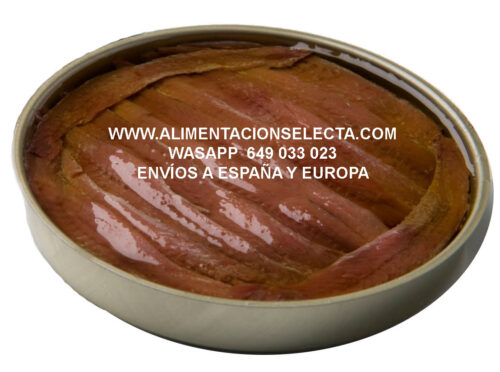 Anchoas del Cantábrico precio ajustado, Anchoas de Santoña Artesanales 100%, elaboradas en Santoña en pandereta metálica de 280gr de peso neto con Anchoas del Mar Cantábrico elaboradas filete a filete en Santoña con una limpieza espectacular como le gusta presumir al Presidente de Cantabria Don Miguel Ángel Revilla Anchoas de Santoña marcas Selectas. Exquisitas Conservas de Anchoas del Mar Cantábrico Engraulis Encrasicolus capturadas por barcos de nuestra flota Santoñesa con Exquisito Sabor y firme Textura. Anchoas bañadas en el Mejor Aceite de Oliva Español de sólo 0,1 grados. Si quiere comprar las mejores Anchoas de Santoña y del Cantábrico elaboradas en Santoña y en pandereta metálica, ésta es su marca de Anchoas en la que nosotros mismos le garantizamos la Calidad de nuestro producto final. Vendemos la mejor Calidad de Anchoas de Santoña tanto en lata metálica como en Pandereta de Plástico o Tarro de Cristal y Octavillo de España seleccionando el Mejor Bocarte de la lonja de Santoña y de las lonjas de Cantabria. Anchoa especie Engraulis Encrasicolus la única Anchoa originaria del Mar Cantábrico Conservas Gourmets de Anchoa elaboradas costera a costera seleccionando las Mejores Anchoa de Santoña receta de nuestros abuelos: seleccionando las anchoas en base a su tamaño, textura, color y grado de maduración en salazón. Estas Selección de Anchoas del Cantábrico precio ajustado son ideales para preparar Cestas de Navidad, Pinchos, Regalos de Empresa, Regalos para Clientes y Amigos, etc. Por su excelente calidad de Sabor y Textura y su Tamaño de Bocarte estos filetes de Anchoa del Cantábrico son ideales para abrir y comer sin más. Estas Conservas Gourmet de Anchoas de Santoña marcas Seleccionadas son perfectas para compartir en mesa con Pimientos del Piquillo Quesos Gourmet Mariscos de Galicia Jamón Ibérico etc. Anchoas de Santoña Engraulis Encrasicolus receta artesanal con aceite de oliva de solo 0,1 grados para conservar al máximo el sabor original de nuestra Anchoa del Mar Cantábrico. Gracias a su excelente precio merece la pena comprar las Anchoas por lotes pues llevan incluido el precio del transporte a partir de sólo 2 panderetas para toda la península Española. Cada Filete de Anchoa ha sido limpiado y elaborado uno a uno a mano para no dañar su carne y preservar todo su sabor original intacto. Nuestra Calidad de Elaboración Artesanal es merecedora de los Mejores Premios a nivel nacional en todo tipo de concursos gastronómicos. Garantizamos la Calidad Gourmet de nuestras Anchoas del Cantábrico precio oferta, Anchoas del Cantábrico para Sibaritas, cien por cien elaboradas en Santoña. Seguro que tiene amigos o compañeros de trabajo que ya han probado la excelente calidad de nuestras Conservas Gourmet de Santoña y Cantabria, pregúnteles si están contentos y verán. No podemos garantizar este precio imbatible de las anchoas de manera indefinida, aproveche esta oferta de Conservas de Anchoas Artesanales, ya que nuestra producción es limitada. Anchoas del Cantábrico precio de fábrica, Anchoas Artesanales en Pandereta de 280 gramos de peso neto. Anchoas del Cantábrico Santoña elaboradas filete a filete en Santoña, con una limpieza espectacular de sus lomos como le gusta presumir al Presidente de Cantabria Don Miguel Ángel Revilla con las Conservas Delicatessen del Mar Cantábrico capturadas por barcos de Santoña. Anchoas con Exquisito Sabor y firme Textura. Anchoas bañadas en el Mejor Aceite de Oliva Español. Anchoas del Cantábrico precio imbatible para Gourmets. Anchoas de Santoña grandes en pandereta ó lata para consumo familiar de auténticos Bocartes del Mar Cantábrico elaborados de forma Artesanal uno a uno por mujeres de Santoña con años y años de tradición artesanal a sus espaldas y en sus manos artesanas Las Mejores Anchoas de Santoña grandes y medianas, selectas en Calidad e imbatibles en precio, es el resultado de convertir el pescado original el Bocarte del Mar Cantábrico en un espectacular producto conservero tras eviscerarlo completamente y limpiarlo de piel y espinas para seguidamente dejarle unos 9 meses en salazón madurando y después meterlo en conserva bañado con el Mejor Aceite de Oliva Español de sólo 0,1 grados. Recomendaciones de cómo conservar la Mejor Anchoa de Santoña receta frigorífico: La mejor manera de conservar las Anchoas es tenerlas en un sitio fresco y seco entre 5 y 12 grados sin luz directa ó en la parte menos fría del frigorífico y cubiertas siempre de Aceite de Oliva, es decir si a medida que comemos las anchoas se va agotando el aceite que las recubre, pues le vamos rellenando con Aceite de Oliva que tengamos en casa, para que nunca se queden secas por ninguna parte y el aire no las oxide al quedarse descubiertas las anchoas. Si Usted busca dónde comprar Las Mejores Anchoas de Santoña precio calidad, le vamos a dar una recomendación: Las Anchoas de Santoña son una Semi Conserva y tienen una caducidad por ley de un año, y nosotros les enviamos a domicilio su pedido de Anchoas del Cantábrico online elaboradas en Santoña recién salidas de las manos de nuestras trabajadoras, con toda su caducidad intacta de 12 meses completos, por eso les explicamos que son Las Mejores Anchoas de Santoña y del Cantábrico que Usted puede comprar online con Máxima Garantía de Calidad. No lo dude compre anchoas recién elaboradas como éstas, y nosotros se las enviamos a su domicilio en tan sólo 24 48 horas nada más salir recién elaboradas de las manos de nuestras mujeres conserveras. Calidad Garantizada a domicilio en tiempo record. Si Usted ya conoce las latas de Anchoas de Santoña Mercadona Carrefour Lidl Deluxe Consorcio Arlequín Hacendado El Corte Inglés etc, les recomendamos encarecidamente que nos de una oportunidad y compre ahora nuestras latas de Anchoas de Santoña 280 grs netos y verá de verdad lo que es comer unas Anchoas de Santoña extraordinarias recibidas en su domicilio nada más ser elaboradas y con Total Garantía de Calidad y limpieza en su presentación. Las Mejores Anchoas de Santoña precio imbatible en tamaño de 280gr de Peso Neto Anchoas del Cantábrico Sin Espinas y Perfectamente Limpias. Las Mejores Anchoas grandes de Santoña Enviadas a Domicilio desde la Fábrica Recién Elaboradas Anchoas Selectas 100% Las Mejores Anchoas del Cantábrico precio inmejorable en lata de 280 gramos Exquisito Sabor Máxima Calidad Anchoas grandes nombre científico Engraulis Encrasicolus Perfectamente Limpias Sin Espinas con 12 Meses de caducidad Completos Receta de conservación de sus Anchoas de Santoña: téngalas siempre en la parte menos fría de la nevera y siempre cubiertas de Aceite de Oliva. Anchoas del Cantábrico online para mezclar con Pinchos de Quesos Pimientos del Piquillo Bonito del Norte Espárragos de Navarra Anchoa de Santoña comprar precio online Serie Oro especie seleccionada, no busque más: Compre Anchoas de Santoña como éstas y nosotros se las enviamos a su domicilio en sólo 24 48 horas recién elaboradas por nuestras mujeres conserveras con toda su caducidad completa y Total Garantía de Calidad. Si Usted quiere comprar latas de anchoas de Santoña en salmuera olvídese de todo ese trabajo necesario para convertir los bocartes en anchoas y pruebe nuestras Anchoas del Mar Cantábrico tamaño 280 grs neto, y si va a comprar las Anchoas del Cantábrico Carrefour Mercadona Lidl Deluxe Consorcio Arlequín Hacendado El Corte Inglés etc, les recomendamos encarecidamente que nos de una oportunidad y compre ahora nuestras Anchoas de Santoña pandereta de 280 grs netos y verá de verdad lo que es comer unas Anchoas de Santoña Selectas extraordinarias recibidas en su domicilio nada más ser elaboradas filete a filete en fábrica y con Total Garantía de Calidad y limpieza en su presentación. Y si tiene cualquier duda puede llamarnos o escribirnos al teléfono con wasapp 649 033 023 y estaremos encantados de atenderles.