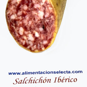 Salchichón Ibérico en piezas de unos 450 grs aproximadamente de puro Salchichón Ibérico con un ligero toque de sabor a pimienta que junto con el resto de aderezos que sumamos en su proceso de curación de más de 6 meses le dota de un intenso sabor y aroma propio de los productos ibéricos caseros que tanto nos gustan a la hora de saborear un producto seleccionado y recomendado de tan altísima gama. Sus brillantes tonos morados y rojizos nos enseñan claramente el cuerpo carnoso de nuestro Salchichón Ibérico mezclado sabiamente con el resto de ingredientes para conseguir un gusto exquisito en nuestro paladar que hace que una vez abierta una pieza esta vaya a durar muy poco tiempo colgada en nuestra despensa o la de nuestros invitados Recomendamos para aprovechar al máximo todas las propiedades del Salchichón Ibérico, sacarlo de su funda de vacío unas 24 / 48 horas antes de irlo a servir, ya que de esa manera todas sus propiedades y aromas tendrán tiempo suficiente para orearse y una vez entrado el aire en su cuerpo carnoso mostrarnos todos los aromas de tan exquisita pieza de Salchichón Ibérico. Esta pieza de Salchichón Ibérico con Sabor Casero ha sido elaborada con las mejores piezas de nuestros cerdos ibéricos criados en dehesas a campo abierto para conseguir así que su carne y musculatura tengan un desarrollo uniforme en su sabor y textura y una vez en boca nos proporcionen toda una jugosa experiencia donde se mezclan la curación en secaderos, la crianza a cielo abierto, la riqueza de la naturaleza de nuestras dehesas y la sabia recete de varias generaciones familiares elaborando auténticas piezas de Salchichón Ibérico con Sabor Casero de verdad. Recomendamos consumir el Salchichón Ibérico Casero a temperatura ambiente entre 20 y 25ºC y después de haberlo sacado de su funda de vacío unas 24 / 48 horas antes. Después de su primer consumo, y si es que ha quedado algo, recomendamos guardarlo en sitio seco y fresco alejado de la luz. Y si quiere comprar un Lote de Productos Ibéricos Sabor Casero en nuestra web le ofrecemos nuestro Lote Gourmet Ibérico compuesto por 3 piezas de 450 gramos aprox cada una con 1 Caña de lomo Ibérico 1 Salchichón Ibérico y 1 Chorizo Ibérico que harán las delicias de su paladar o de aquellas personas a las que regale tan exquisito Lote de Productos Ibéricos Seleccionados dispuestos a competir con cualquier otro Producto Gourmet capaz de componer una exquisita Cesta de Regalos Gourmet Ibéricos Lote de Productos Ibéricos elaborados a base de las mejores carnes y piezas del cerdo Ibérico donde resaltan sus característicos colores vivos y sus potentes aromas tradicionales Vendemos la mejor Calidad de Productos Ibéricos con envío a domicilio a toda España y Europa incluida. Nuestros Productos Ibéricos como el Lomo el Chorizo ó el Salchichón Ibérico presentados en piezas de 450 grs aproximadamente cada uno han tenido un proceso de maduración y desecación que les da su característico olor sabor y color y que les hace incomparables con otros productos de carácter más industrial que Ustedes pueden comprar en grandes superficies Es probable que si compara los precios de otros Lotes de productos Ibéricos supuestamente elaborados de manera tradicional y vendidos en grandes superficies comerciales estos les parezcan a priori más baratos pero les Garantizamos de verdad que la Calidad de nuestros Chorizos salchichones y Lomos Ibéricos les va a sorprender Los Productos Ibéricos Ofertados en este lote se van a caracterizar al corte por un picado grueso y una constante infiltración de la grasa en la musculatura de los animales que representa la verdad de su crianza en campo abierto y que hace que a la hora de consumir estos productos Ibéricos Usted pueda disfrutar de todas sus cualidades organolépticas desde que abre el vacío Esta jugosidad en boca hace de nuestra Selección de Productos Ibéricos un regalo perfecto no solo para compartir en familia regalos etc sino como ingrediente imprescindible para el sector de hostelería y restauración por su exquisita relación precio calidad Y si desea comprar Lotes de Productos Ibéricos en cantidades grandes haga ahora una prueba comprando este pack oferta de 3 piezas de productos ibéricos y pídanos después precio para más cantidad a través de nuestro wasapp Estamos tan seguros de la gran Calidad que les ofrecemos en nuestros Chorizos Lomos y salchichones Ibéricos que les aseguramos que ni las Mejores Recetas Caseras de España se acercan al resultado final de este exquisito manjar curado del Cerdo Ibérico que aquí les presentamos Nuestro mejor premio a la Calidad es que Ustedes prueben esta oferta de Salchichón Chorizo y Caña de lomo Ibérico y nos comenten después qué les ha parecido nuestro Lote Garantizamos la Calidad Sabor y Olor de nuestros Productos Ibéricos elaborados con los mejores cerdos criados en libertad en nuestras dehesas para una vez en fábrica ser tratados como auténticas piezas de joyería capaz de transmitir una vez cortados el sentimiento de sabor a naturaleza plena que Ustedes están buscando en nuestros productos Ibéricos Seguro que tiene amigos o compañeros de trabajo que ya han probado la excelente calidad de nuestros Lotes de Productos Ibéricos a los que intentan imitar en las mejores recetas caseras de la matanza ofrecidas en internet por famosos cocineros tradicionales No podemos garantizar este precio del Lote de Chorizo Caña de Lomo y Salchichón Ibérico sabor Casero de manera indefinida aproveche esta oferta de la dehesa Española ya que nuestra producción es limitada en el tiempo debido al largo proceso de maduración de nuestros productos Lote de Productos Ibéricos compuesto por 3 piezas de 450 gr aprox cada una con 1 Caña de Lomo Ibérico 1 Chorizo Ibérico y 1 Salchichón Ibérico elaborados de manera Artesanal con las mejores piezas de nuestros cerdos criados en total libertad como refleja el color y aroma de cada pieza 1 Caña de Lomo de 450 gr aprox 1 Salchichón Ibérico de 450 gr aprox y 1 Chorizo Ibérico de 450 gr aprox componen este Lote de Productos Ibéricos con Sabor Casero realmente exquisitos y listos para degustar o regalar gracias a su excelente precio de venta Si Ud es un amante de los Productos Ibéricos de Mercadona 5 Jotas Navidul Barrica Monteluz etc les animamos a que compren este Lote de Productos Ibéricos y compare precios y calidades les aseguramos que no les vamos a decepcionar y que sólo van a desear repetir Caña de Lomo Ibérico Chorizo Ibérico y Salchichón Ibérico elaborados artesanalmente con las mejores piezas y carnes de nuestros cerdos ibéricos Españoles criados en dehesas en total libertad para darle a cada pieza ese sabor color y aroma que sólo le puede dar la naturaleza Si quiere comprar el mejor lote de embutidos Ibéricos de España con Portes Gratis para toda la península este es su Lote Oferta con 1 Caña de Lomo Ibérico 1 Chorizo Ibérico y 1 Salchichón Ibérico Total casi 1,5 kilos de auténticos Productos Ibéricos con Sabor Casero de nuestras dehesas Lote de Productos Ibéricos con 1 pieza de Caña de Lomo Ibérico 1 Chorizo Ibérico y 1 Salchichón Ibérico Caña de Lomo Ibérico Chorizo Ibérico y Salchichón Ibérico para comer o regalar y quedar como Reyes Cada pieza de Lomo Chorizo y Salchichón tiene un peso aproximado de 450 gr de puro sabor Ibérico Son embutidos Ibéricos de altísima calidad elaborados con las mejores carnes de cerdos en libertad Comprar Lote de Productos Ibéricos al mejor precio y dese el gustazo de probar algo diferente Lomo Ibérico Chorizo Ibérico y Salchichón Ibérico al mejor precio y con Portes Gratis en Península