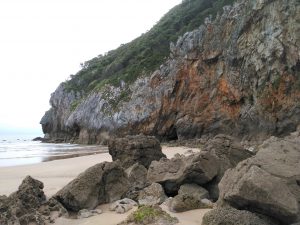 FOTOGRAFIAS DE LA PLAYA DE BERRIA EN SANTOÑA CANTABRIA (15)