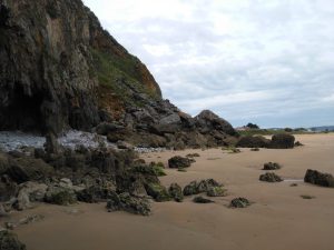 FOTOGRAFIAS DE LA PLAYA DE BERRIA EN SANTOÑA CANTABRIA (30)