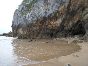 FOTOGRAFIAS DE LA PLAYA DE BERRIA EN SANTOÑA CANTABRIA (34)