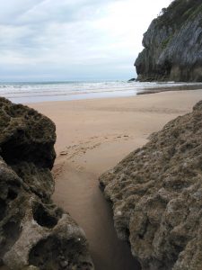 FOTOGRAFIAS DE LA PLAYA DE BERRIA EN SANTOÑA CANTABRIA (36)