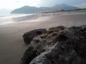 FOTOS DE LA PLAYA DE BERRIA EN SANTOÑA CANTABRIA (5)