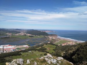 FOTOS DE LA SUBIDA AL MONTE BUCIERO DE SANTOÑA LA CRUZ DE LOS ALMENDROS (27)