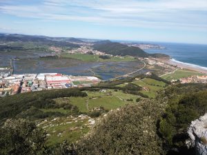 FOTOS DE LA SUBIDA AL MONTE BUCIERO DE SANTOÑA LA CRUZ DE LOS ALMENDROS (38)