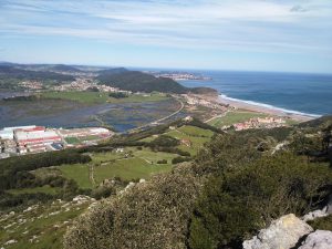 FOTOS DE LA SUBIDA AL MONTE BUCIERO DE SANTOÑA LA CRUZ DE LOS ALMENDROS (40)