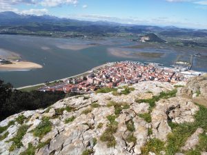 FOTOS DE LA SUBIDA AL MONTE BUCIERO DE SANTOÑA LA CRUZ DE LOS ALMENDROS (51)