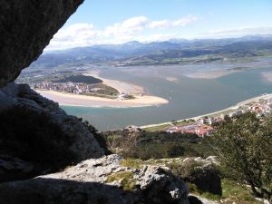 FOTOS DE LA SUBIDA AL MONTE BUCIERO DE SANTOÑA LA CRUZ DE LOS ALMENDROS (59)