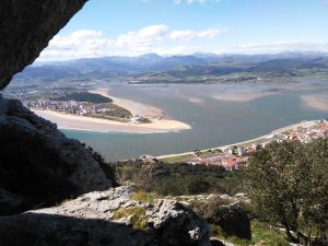 FOTOS DE LA SUBIDA AL MONTE BUCIERO DE SANTOÑA LA CRUZ DE LOS ALMENDROS (61)